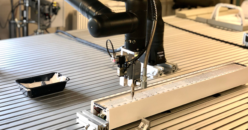 Cobots in Small-Scale Manufacturing Flexible Automation for Growing Businesses